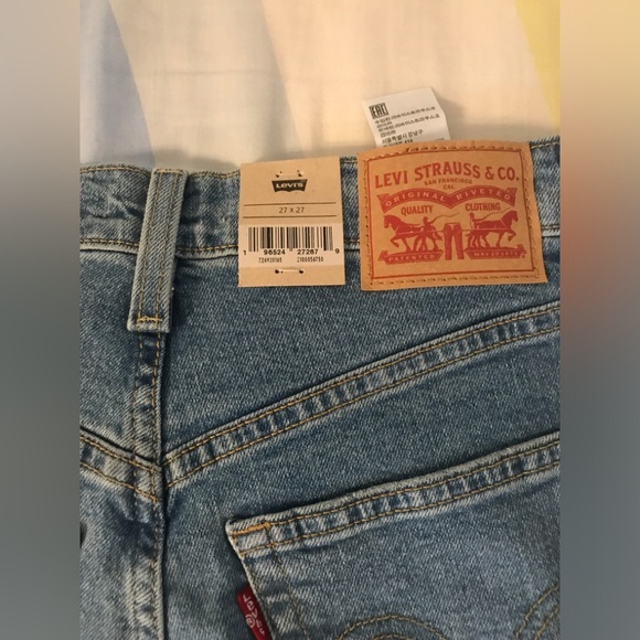 Levi's® Women's Ultra-High Rise Ribcage Straight Jeans - Picture 3 of 5